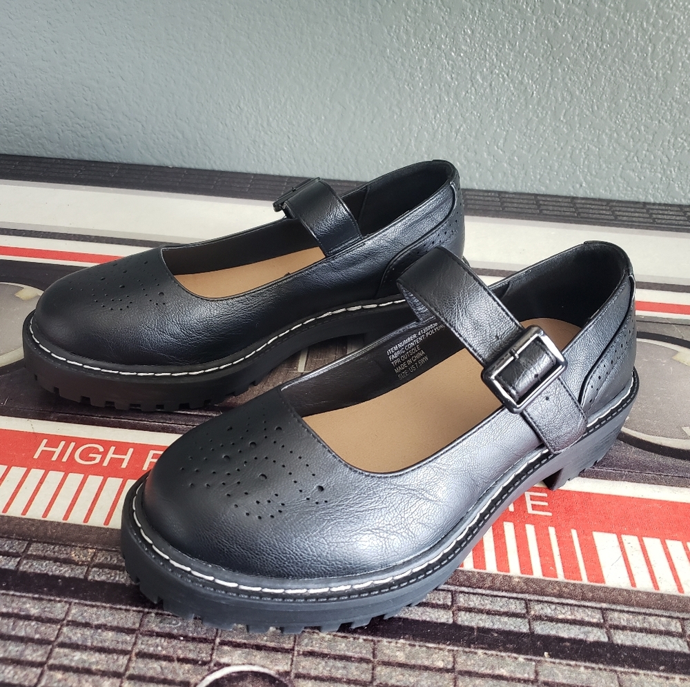 Mary Jane Flat (WW)